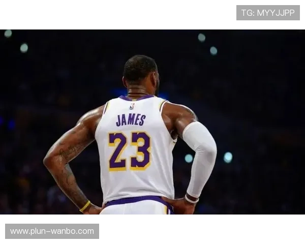 湖人队连胜势头强劲詹姆斯状态火热引领球队冲击季后赛